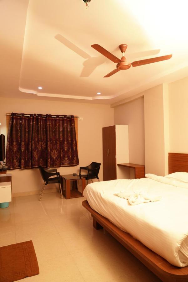 Swagath Residency Kākināda Exterior foto