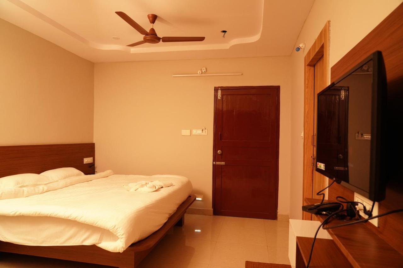 Swagath Residency Kākināda Exterior foto